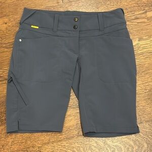 Lolë Gray Stretch Outdoor Hiking Shorts Size 2 – Travel Friendly, Zip Pocket